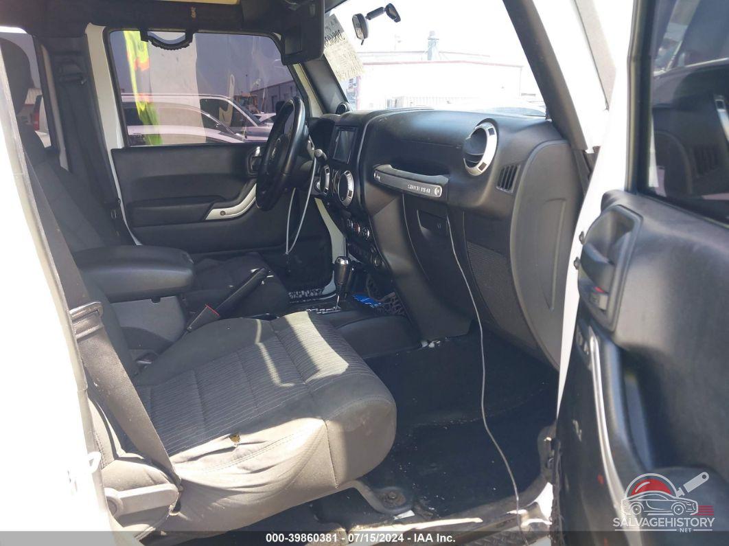 1C4BJWEG7CL135994 2012 JEEP WRANGLER UNLIMITED photo no. 5