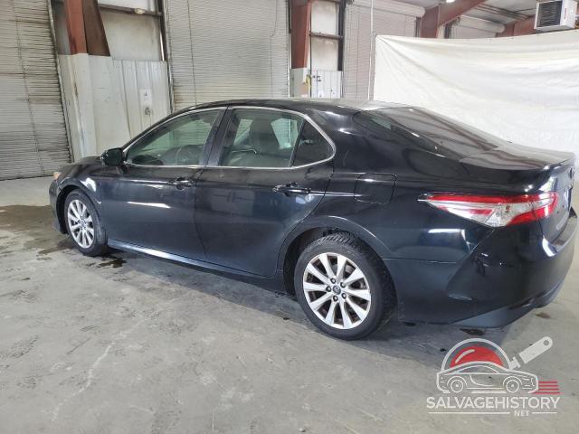 4T1B11HK3JU055601 2018 TOYOTA CAMRY photo no. 2