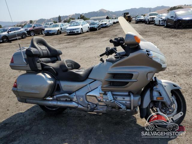 1HFSC47003A202175 2003 HONDA GL CYCLE photo no. 3