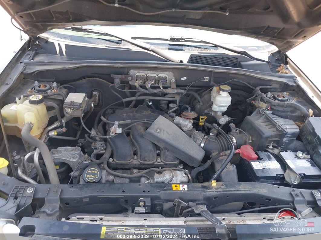 1FMCU94108KA96703 2008 FORD ESCAPE photo no. 10
