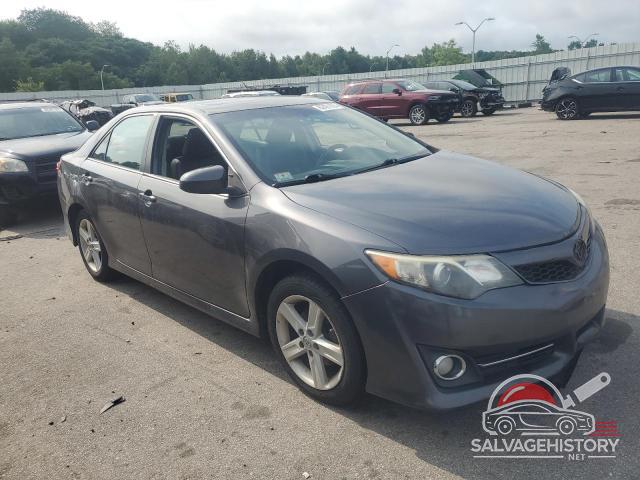 4T1BF1FK4EU469500 2014 TOYOTA CAMRY photo no. 4
