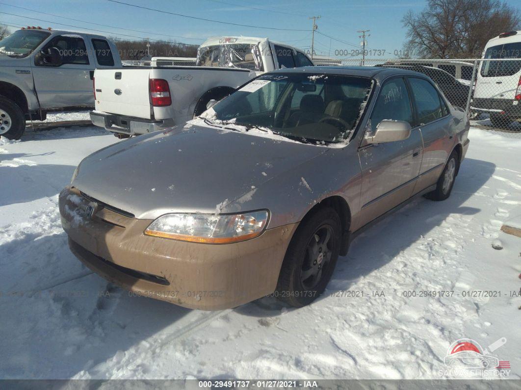 1HGCG5655XA106880 1999 HONDA ACCORD SDN photo no. 2