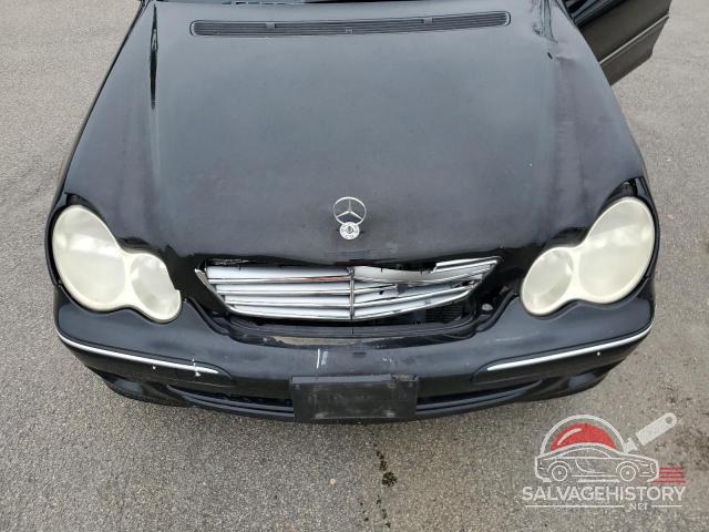 WDBRF81J65F565576 2005 MERCEDES-BENZ C-CLASS photo no. 11