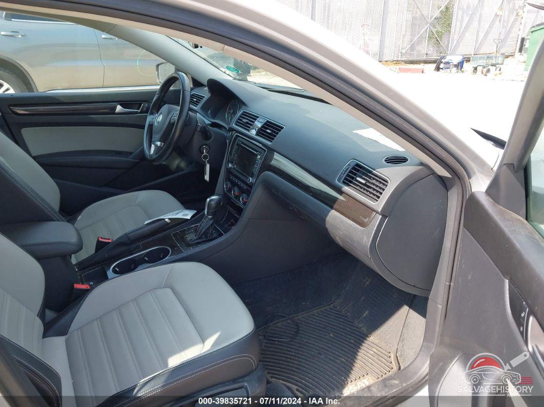 1VWBT7A3XFC062429 2015 VOLKSWAGEN PASSAT photo no. 5
