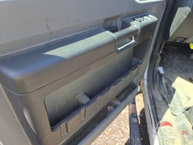 1FT7W2B60FEB72194 2015 FORD F-250 photo no. 2