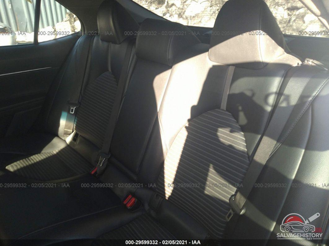 4T1B11HK0JU096025 2018 TOYOTA CAMRY photo no. 8