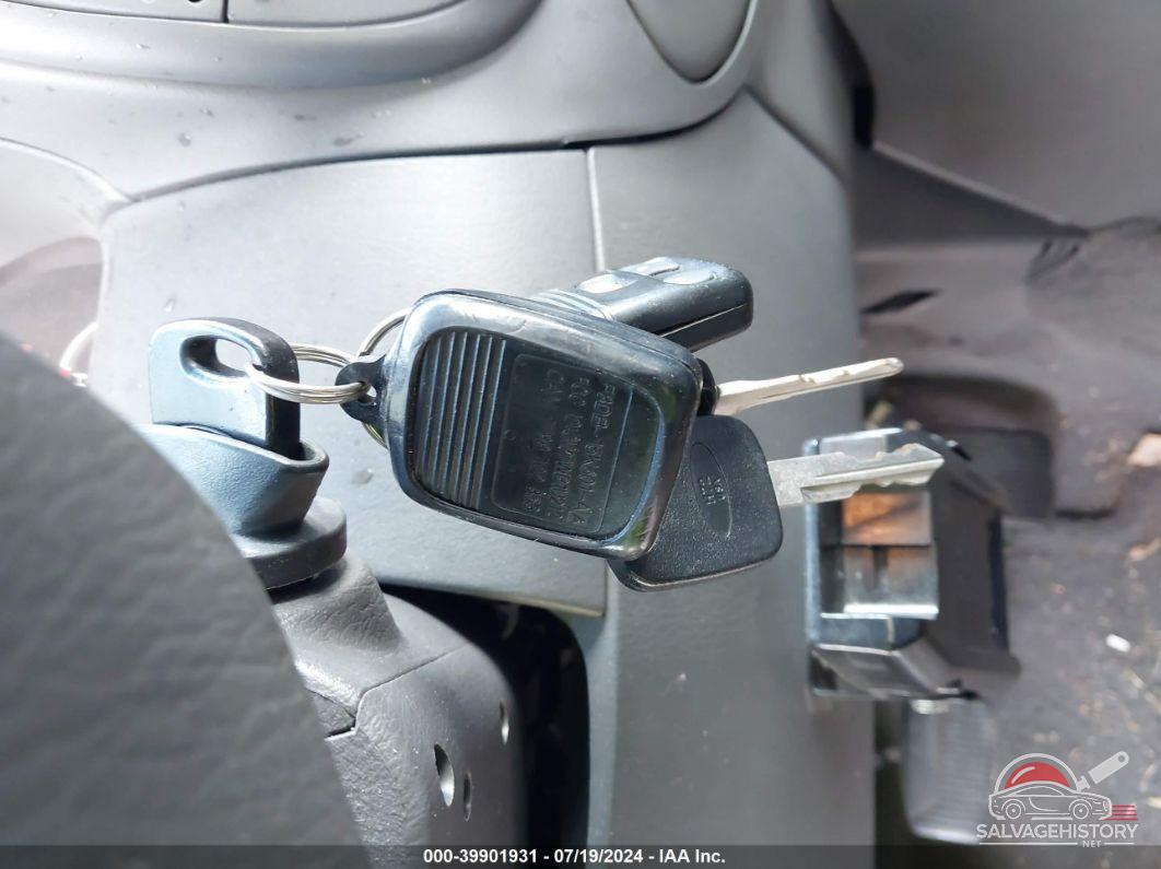 1FMPU16L0YLB78135 2000 FORD EXPEDITION photo no. 11
