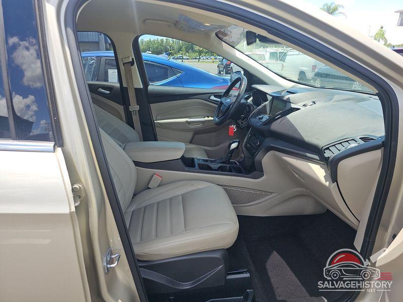 1FMCU0HD0JUC41295 2018 FORD ESCAPE photo no. 4