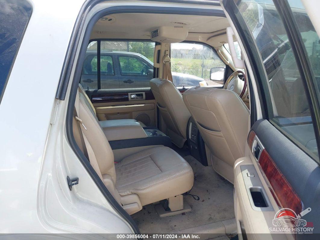 5LMFU28515LJ06675 2005 LINCOLN NAVIGATOR photo no. 8