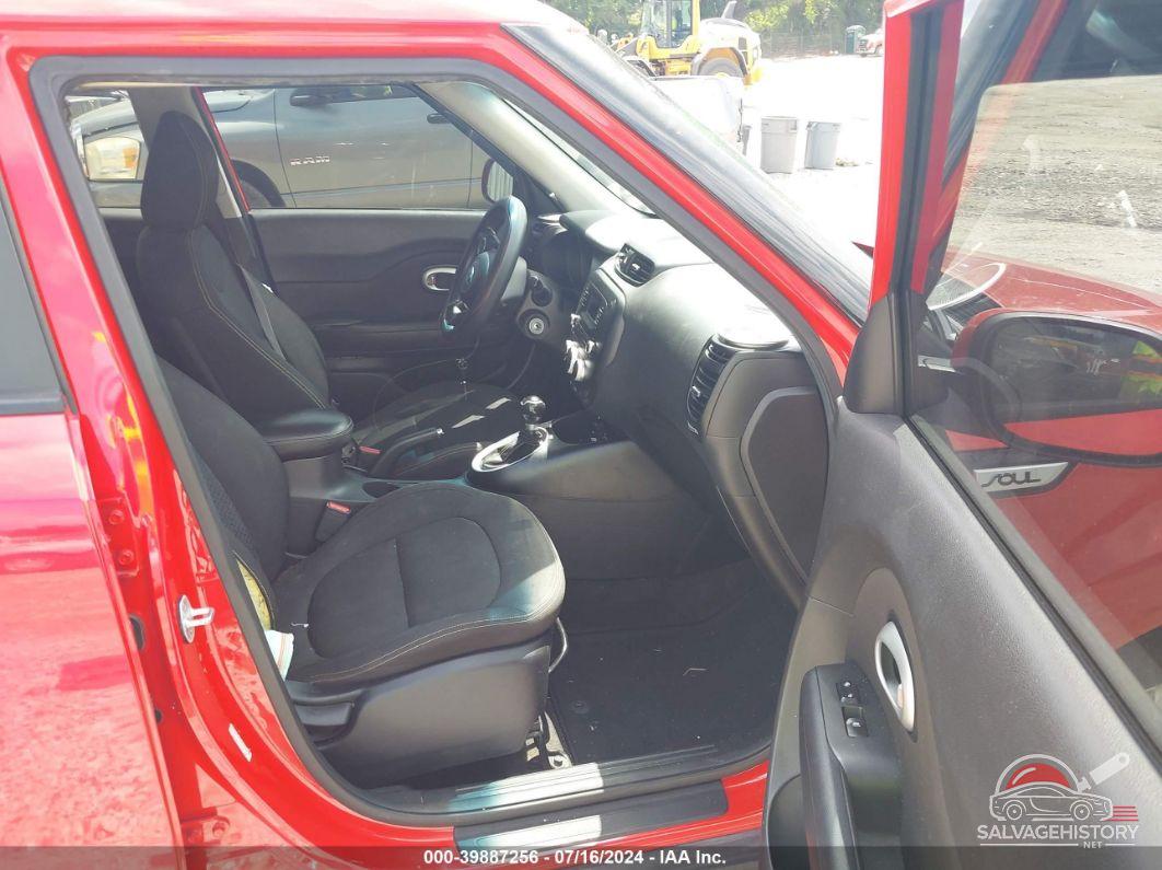 KNDJP3A59F7793570 2015 KIA SOUL photo no. 5