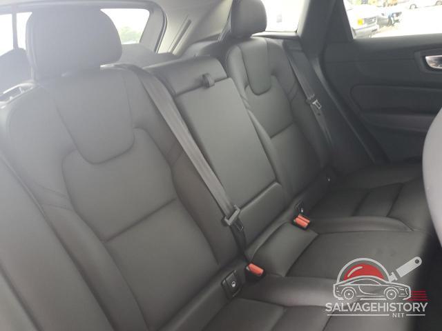YV4L12DK6N1973013 2022 VOLVO XC60 B5 MO photo no. 10