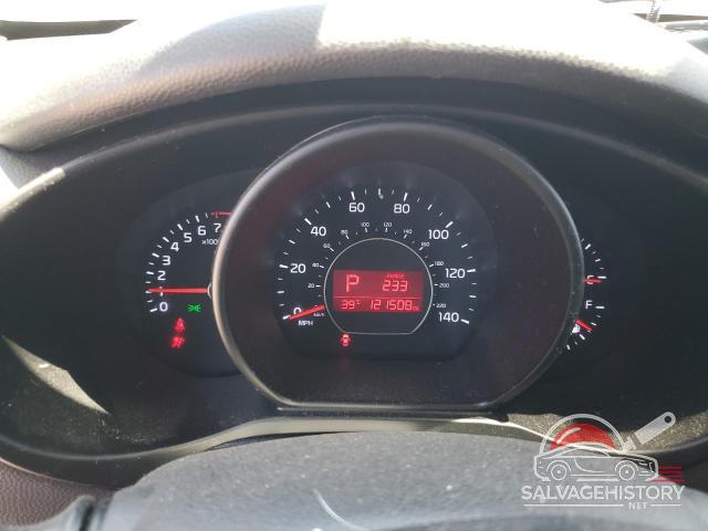KNDJN2A21F7208776 2015 KIA SOUL photo no. 9
