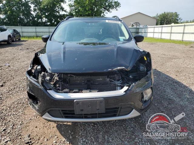 1FMCU9GD2JUC04657 2018 FORD ESCAPE photo no. 5