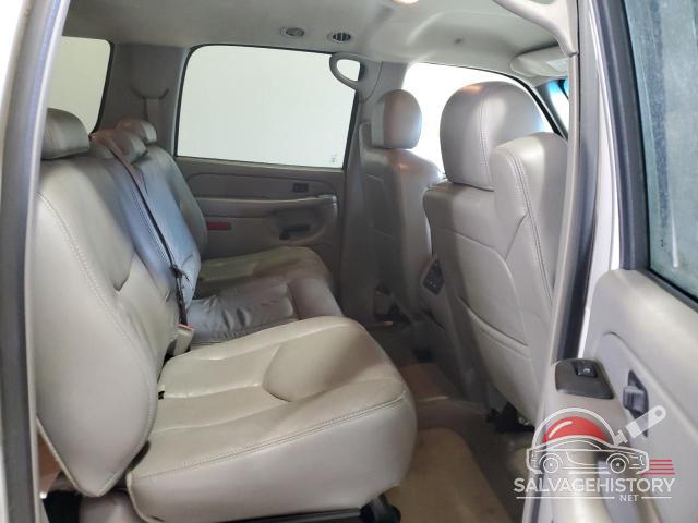 1GNEC16Z24J237590 2004 CHEVROLET SUBURBAN photo no. 11