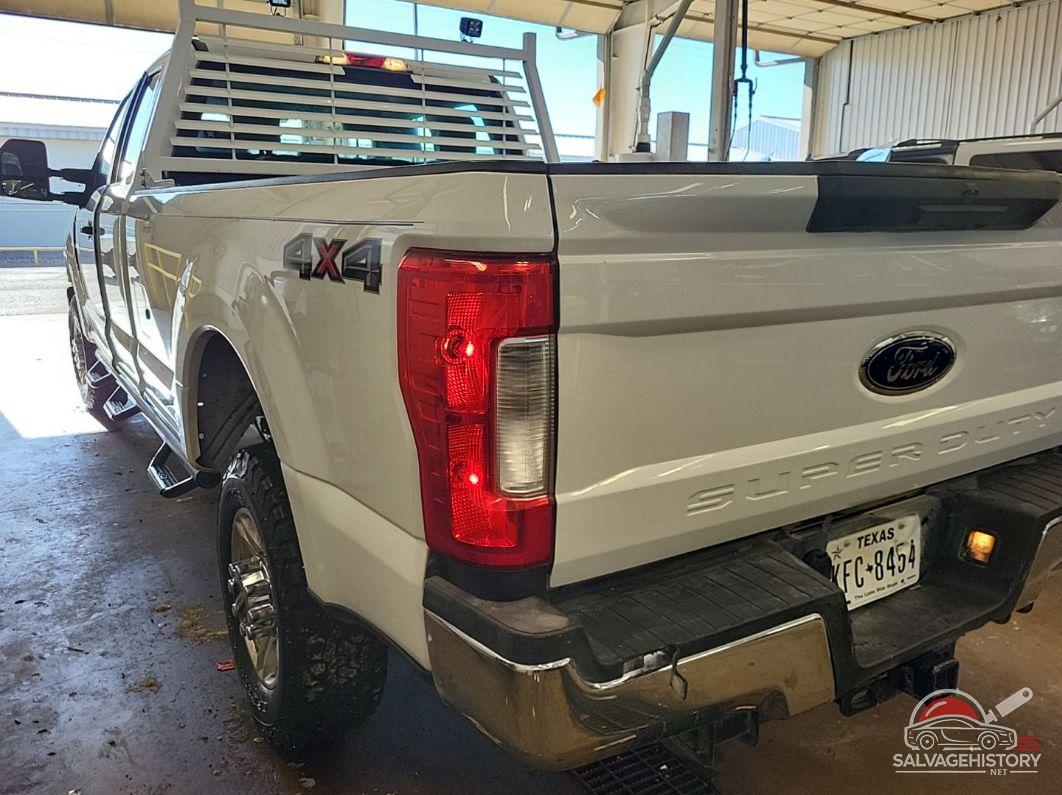1FT8X3B69HEE54859 2017 FORD F-350 photo no. 5