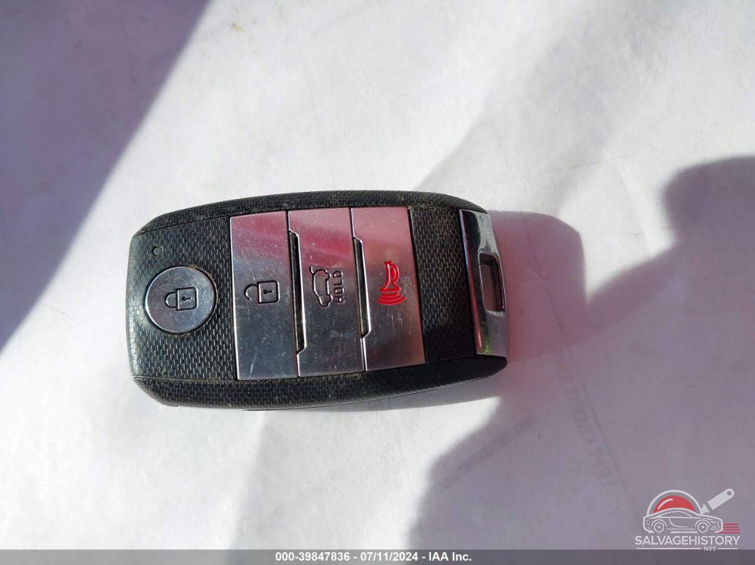 5XYPHDA57HG235431 2017 KIA SORENTO photo no. 11