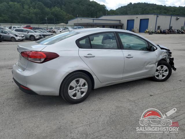 3KPFK4A78HE033841 2017 KIA FORTE photo no. 3