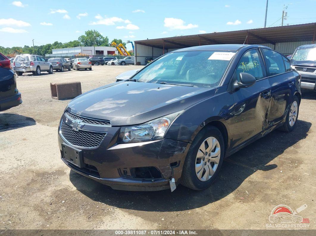 1G1PA5SH0E7105737 2014 CHEVROLET CRUZE photo no. 2