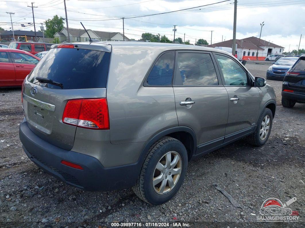 5XYKTCA15BG025434 2011 KIA SORENTO photo no. 4