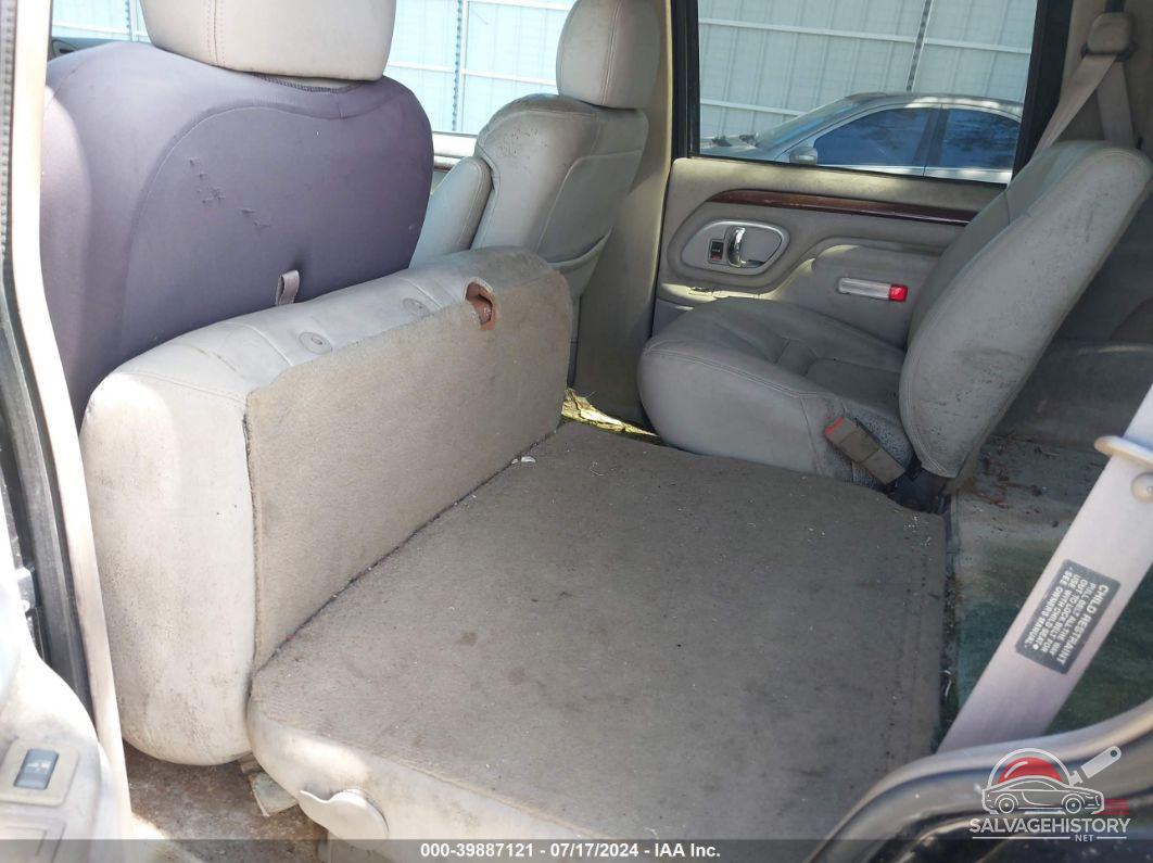 1GYEK13R4YR138707 2000 CADILLAC ESCALADE photo no. 8