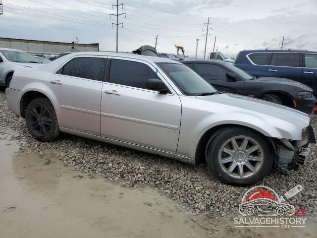 2C3JA53G75H500669 2005 CHRYSLER 300 photo no. 4