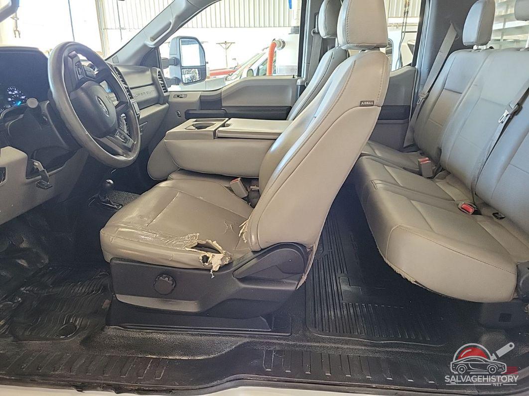 1FT8X3B69HEE54859 2017 FORD F-350 photo no. 9