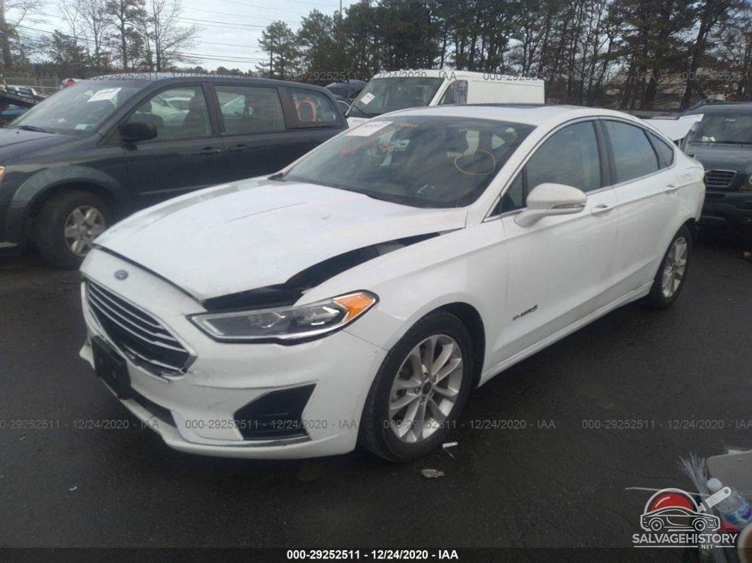 3FA6P0MU3KR140667 2019 FORD FUSION HYBRID photo no. 2