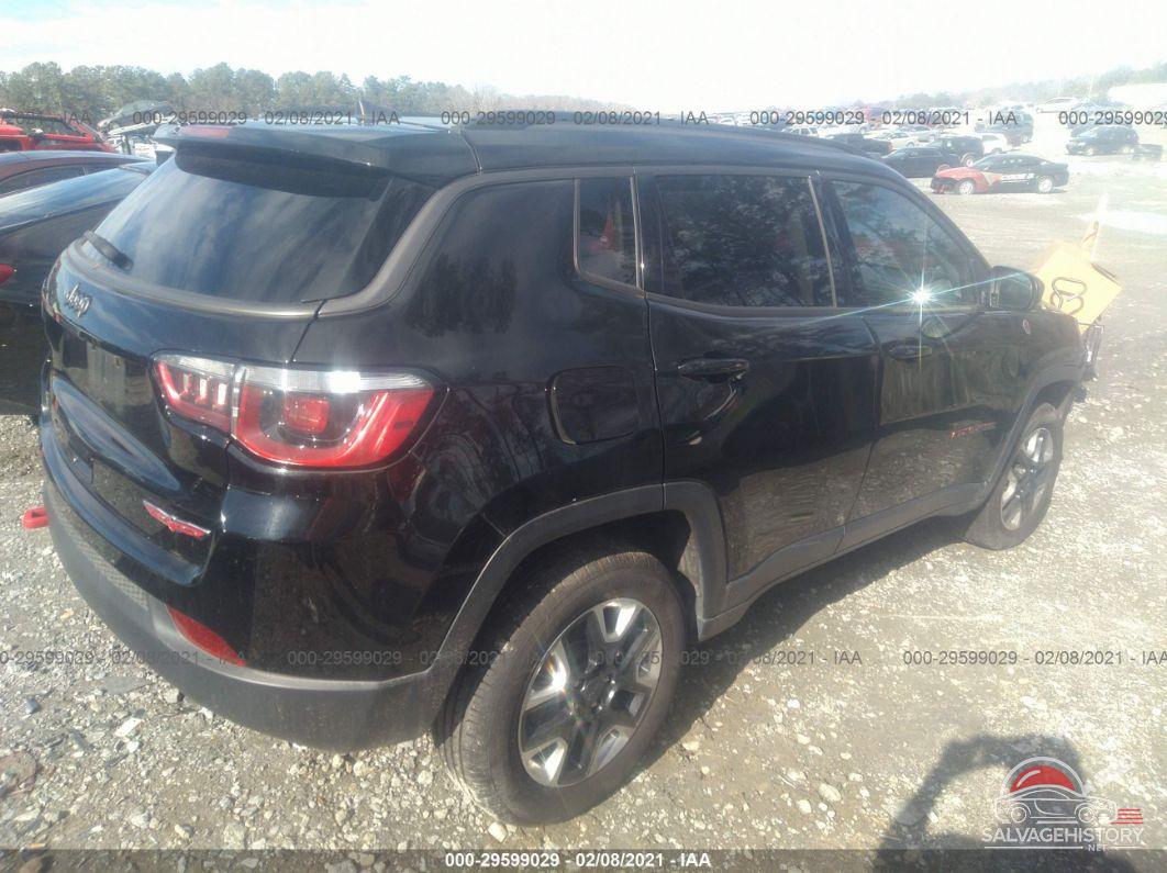 3C4NJDDB7JT441831 2018 JEEP COMPASS photo no. 4