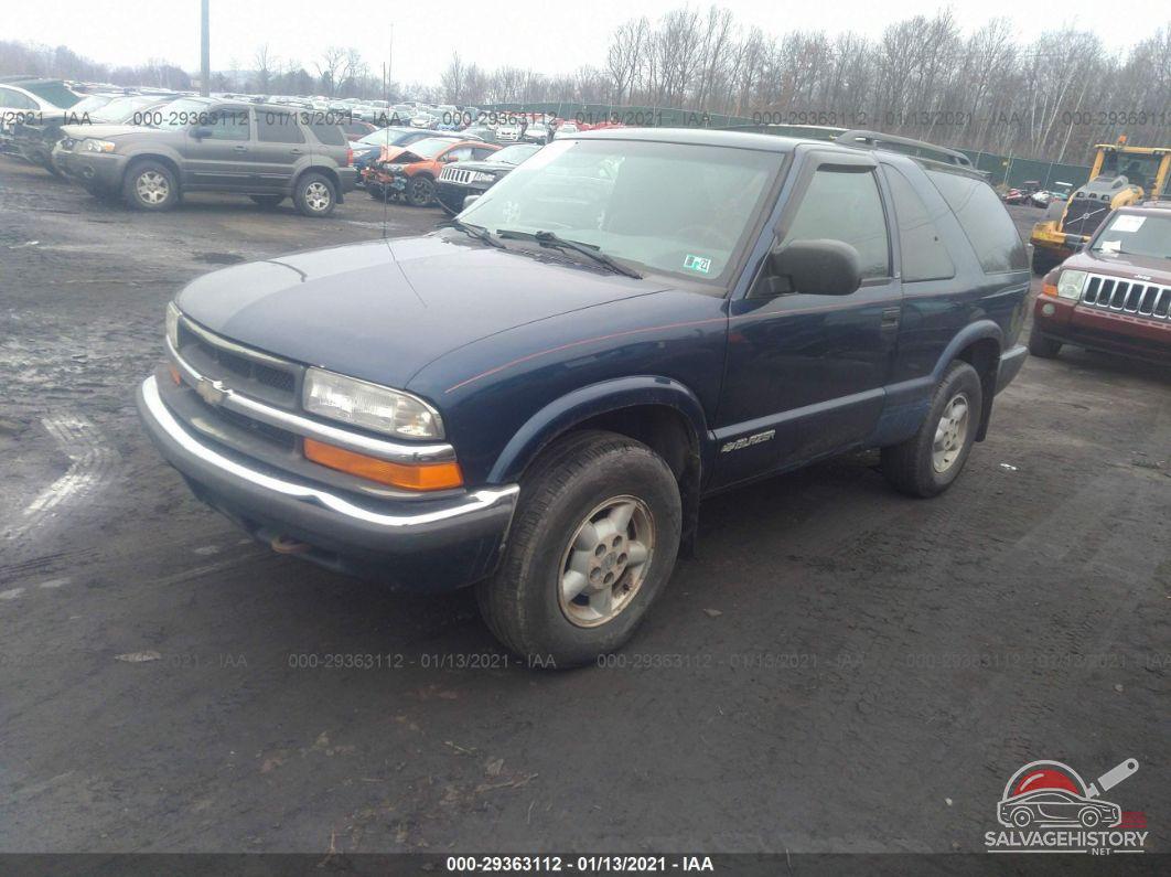 1GNCT18W7YK295656 2000 CHEVROLET BLAZER photo no. 2