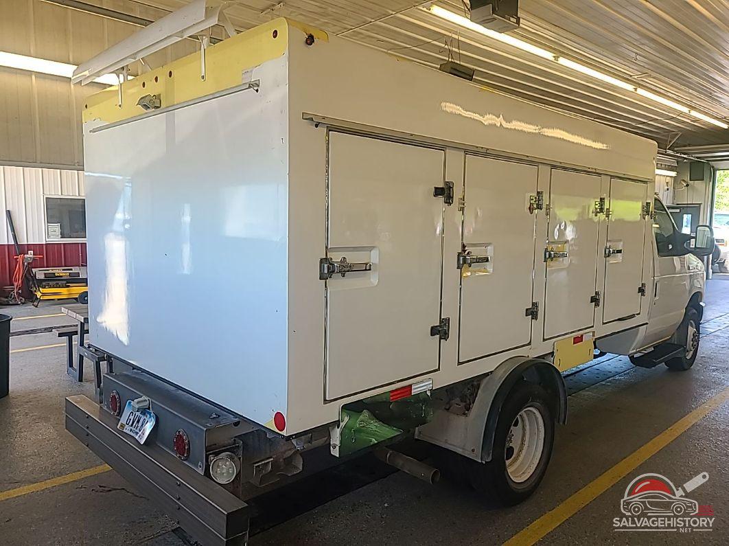 1FDXE4FS2HDC72212 2017 FORD E-450 CUTAWAY photo no. 8