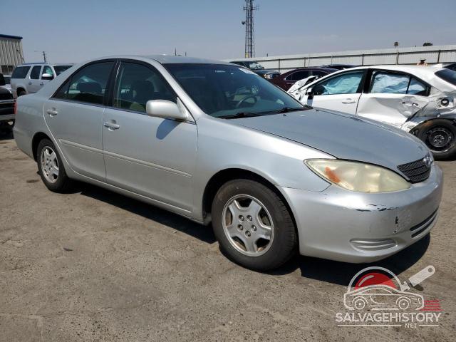 4T1BF30K32U528052 2002 TOYOTA CAMRY photo no. 4