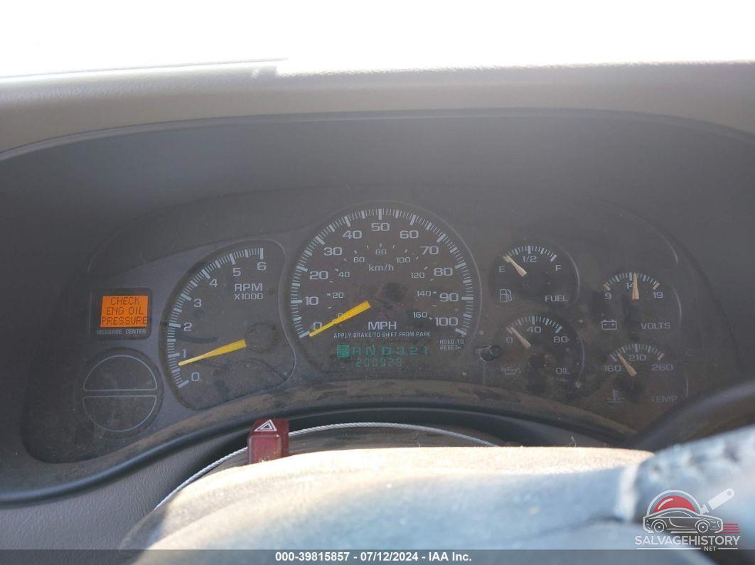 1GNEK13T1YJ175060 2000 CHEVROLET TAHOE photo no. 7