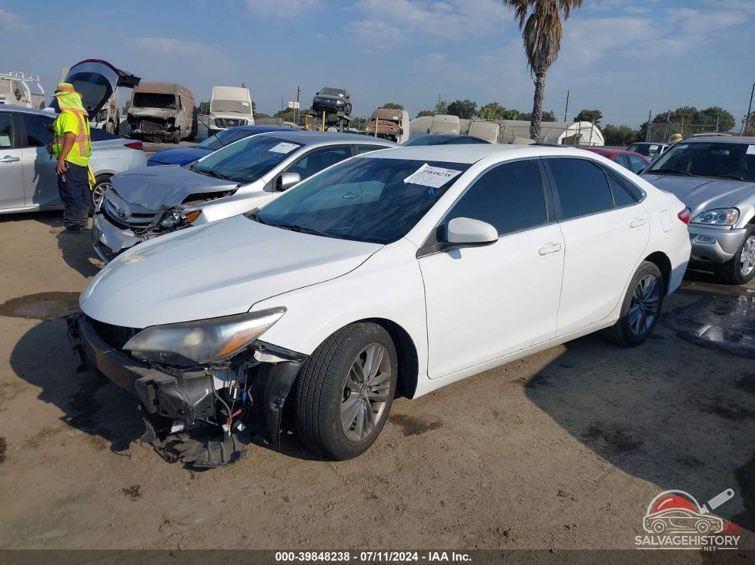 4T1BF1FK0HU393665 2017 TOYOTA CAMRY photo no. 2