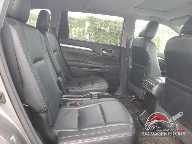 5TDKZRFH7JS543571 2018 TOYOTA HIGHLANDER photo no. 11