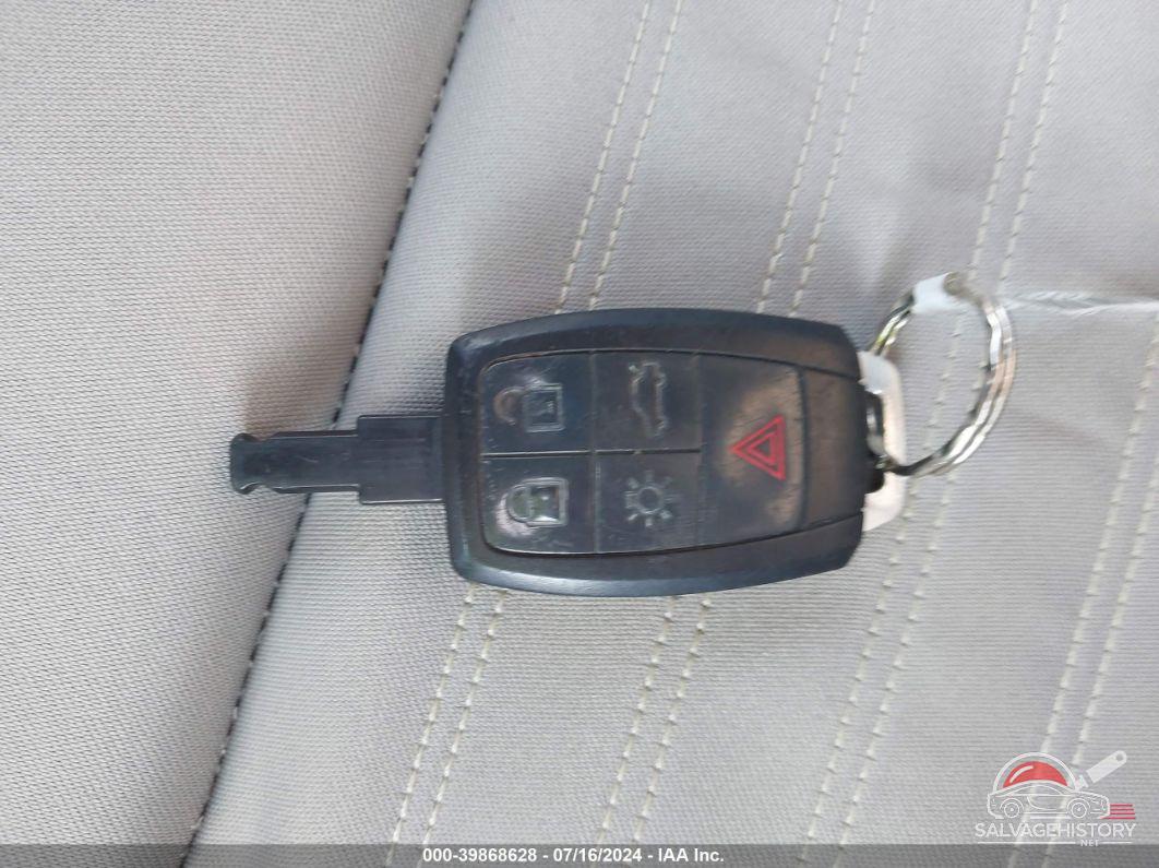 YV1MS390X82380779 2008 VOLVO S40 photo no. 11