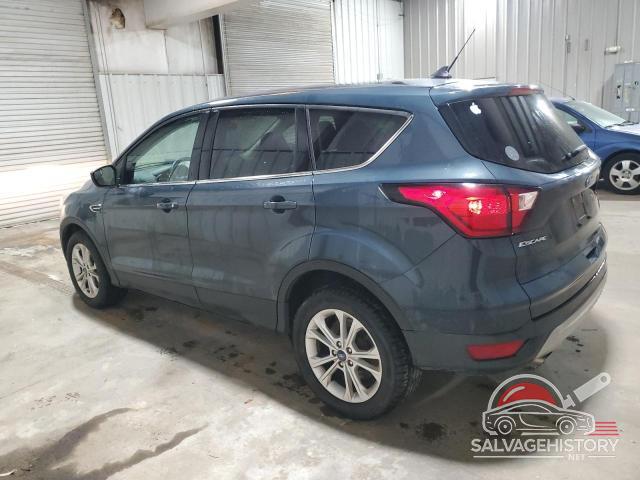 1FMCU0GD9KUC06645 2019 FORD ESCAPE photo no. 2