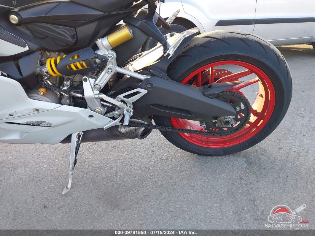 ZDM14B1W4HB005732 2017 DUCATI SUPERBIKE photo no. 9