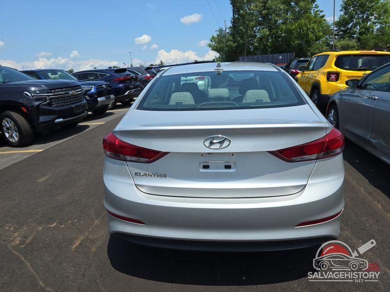 5NPD84LF3JH321729 2018 HYUNDAI ELANTRA photo no. 8