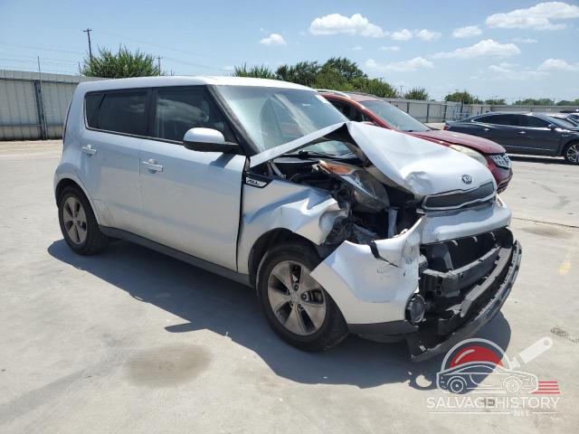 KNDJN2A26F7808631 2015 KIA SOUL photo no. 4