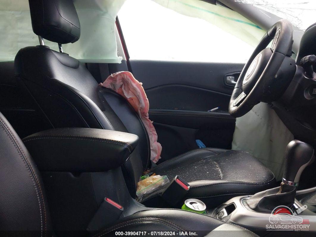 3C4NJDBB1JT175449 2018 JEEP COMPASS photo no. 5