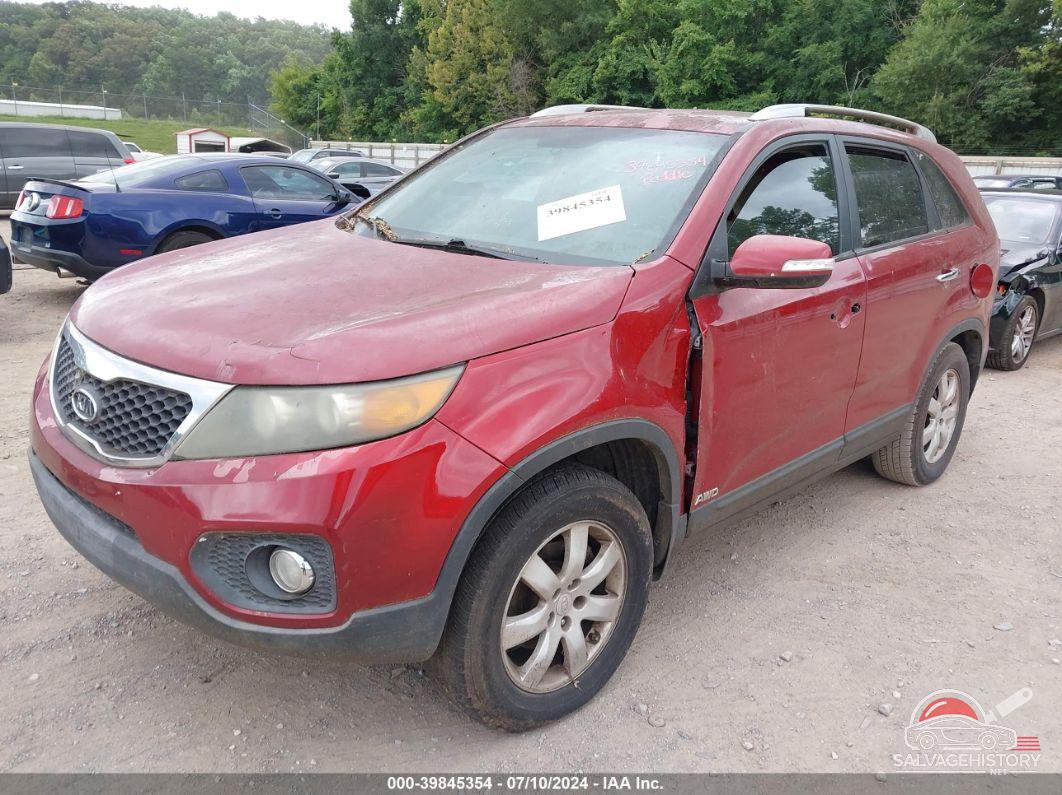 5XYKTDA10BG055138 2011 KIA SORENTO photo no. 2