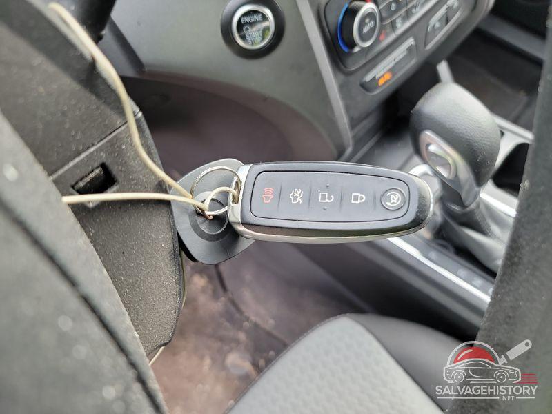 1FMCU0GD3KUC34599 2019 FORD ESCAPE photo no. 3