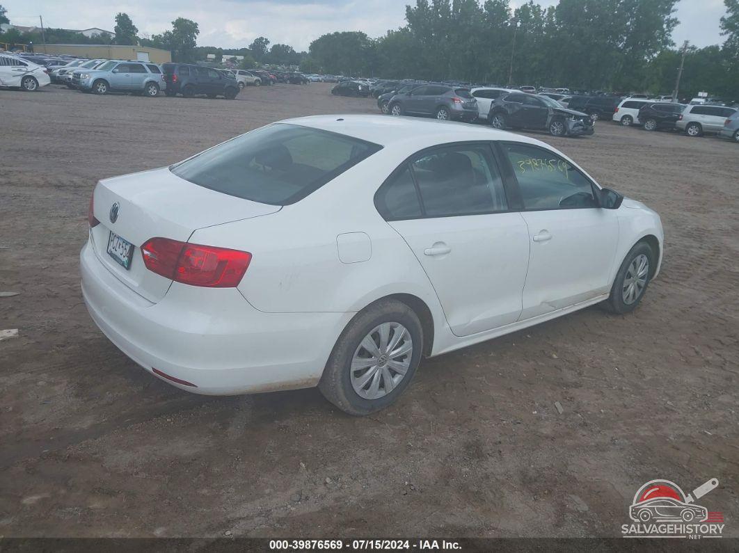 3VW1K7AJ2EM367322 2014 VOLKSWAGEN JETTA photo no. 4