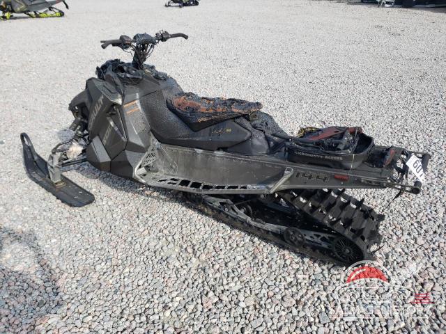 SN1EEC8P7JC176373 2018 POLA SNOWMOBILE photo no. 3