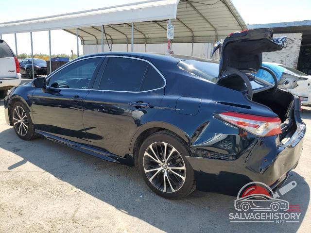 4T1B11HK9JU552247 2018 TOYOTA CAMRY photo no. 2