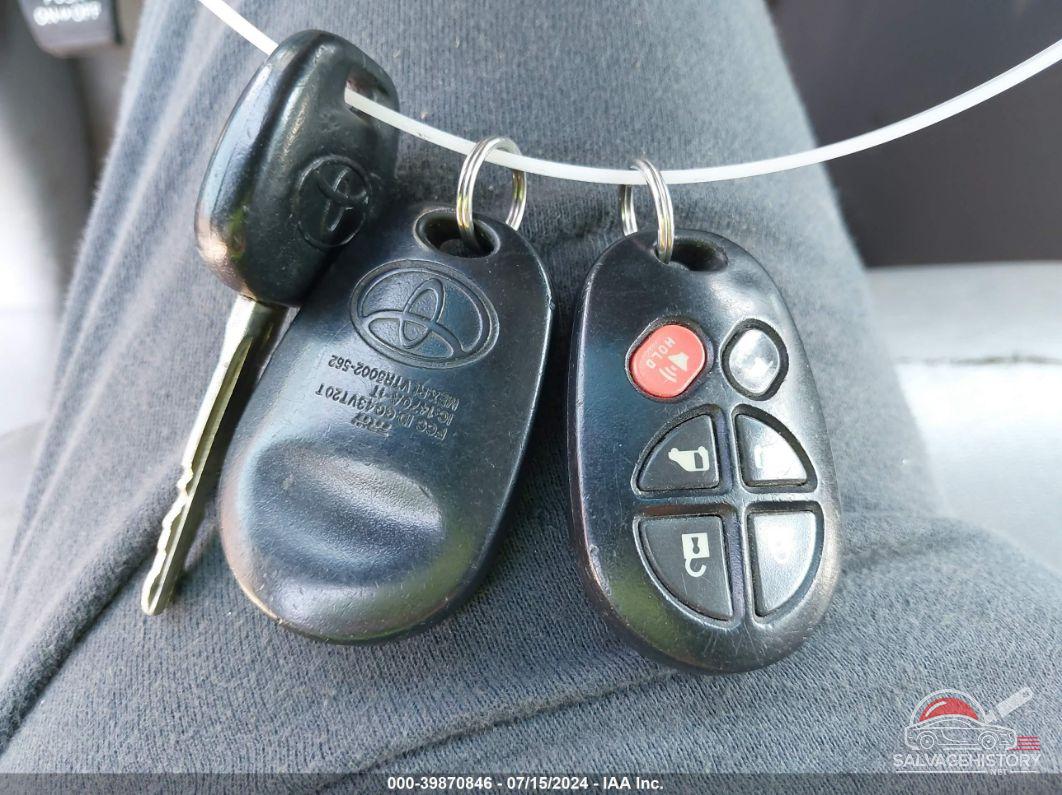 5TDYK4CC3AS319997 2010 TOYOTA SIENNA photo no. 11