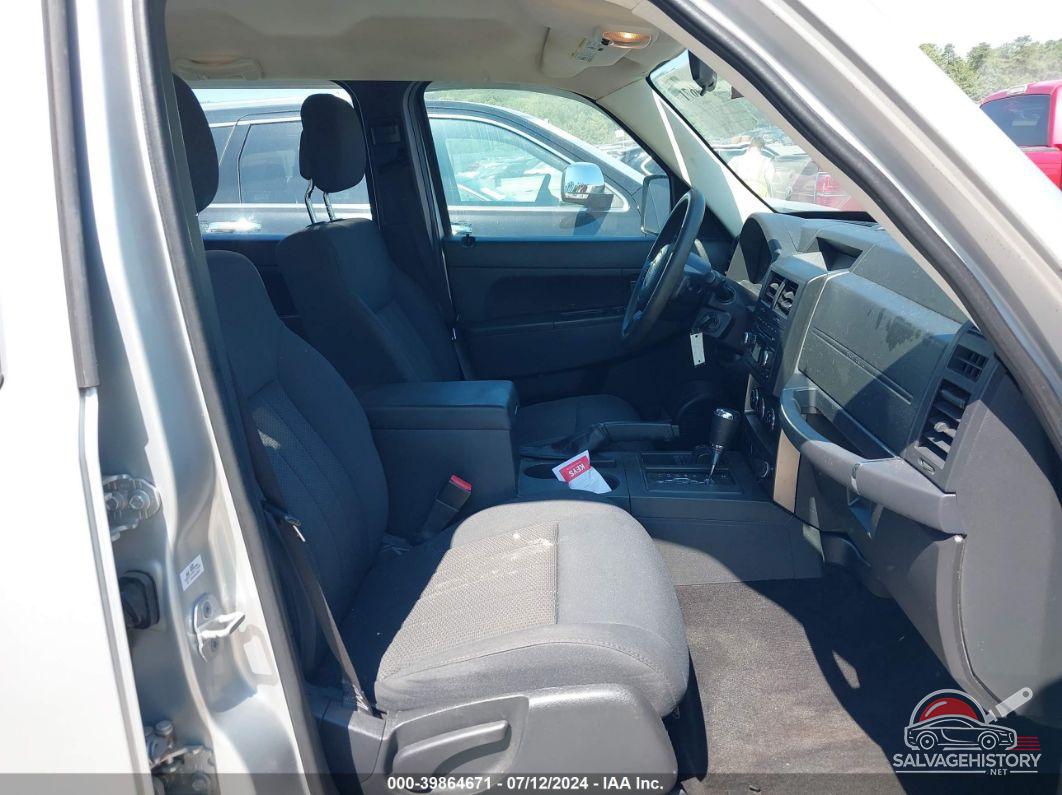 1C4PJMAK7CW173566 2012 JEEP LIBERTY photo no. 5