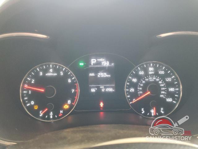 3KPFK4A71HE069130 2017 KIA FORTE photo no. 9