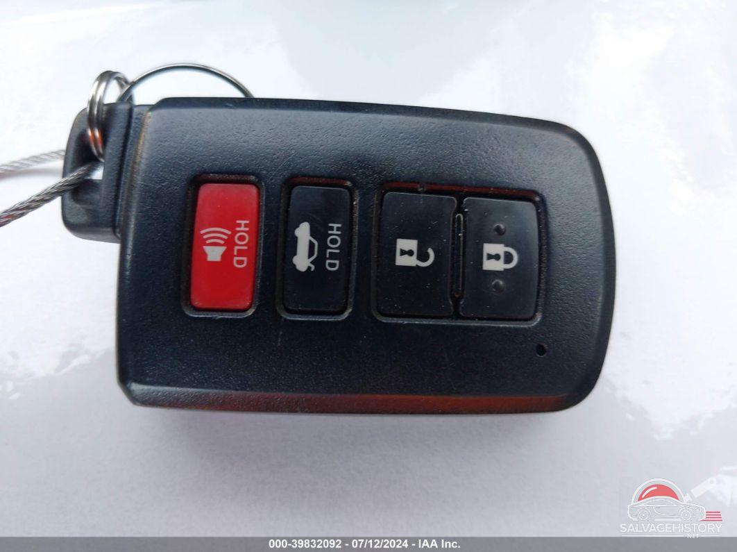 4T1BD1FK6CU047005 2012 TOYOTA CAMRY HYBRID photo no. 11