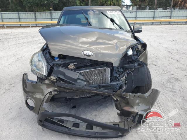 KNDJT2A63D7502928 2013 KIA SOUL photo no. 5
